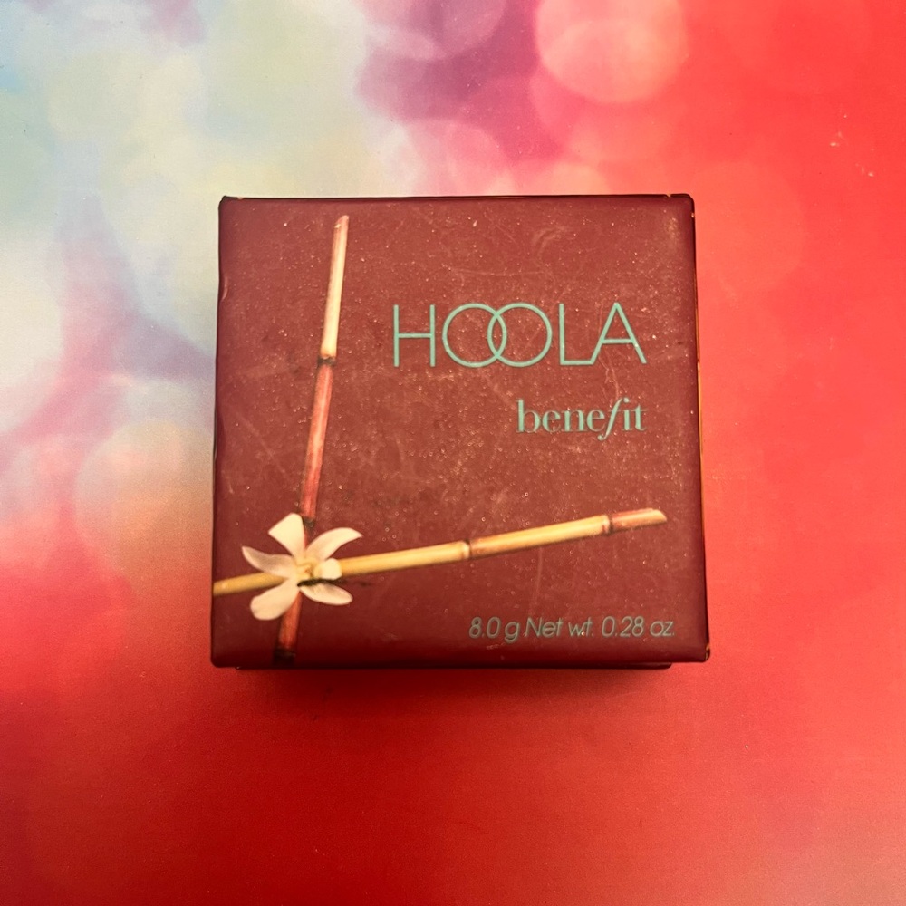 Benefit Hoola Bronzer with Bamboo Design